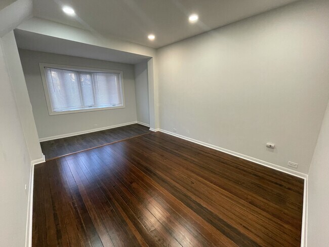 Building Photo - 3138 N Saint Louis Ave