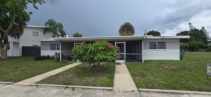 Building Photo - 4911 Coronado Pkwy