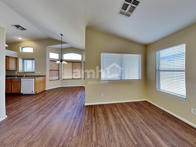 Foto del edificio - 11454 E Persimmon Ave