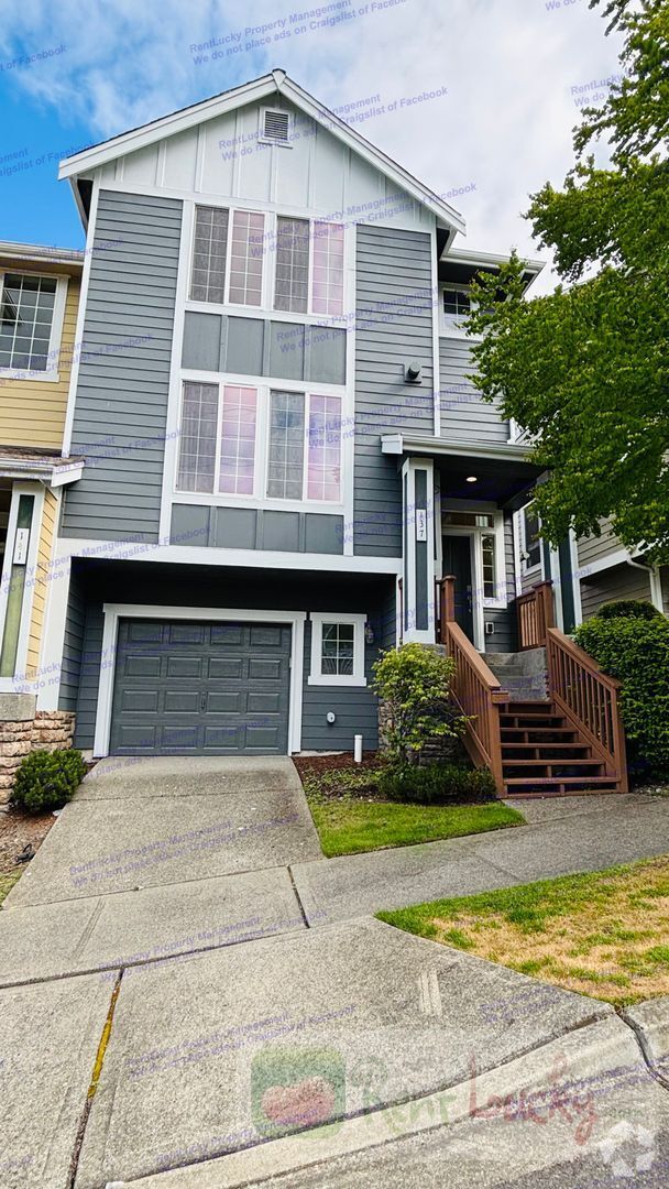 Building Photo - 137 Wild Rose St
