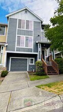 Building Photo - 137 Wild Rose St