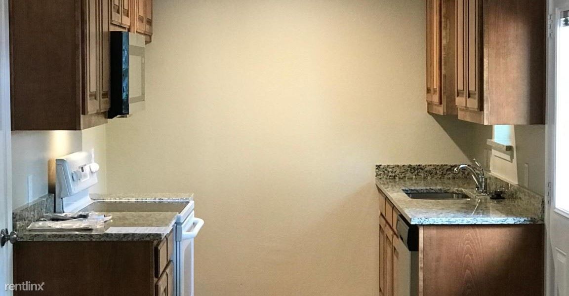 108 San Saba Ave, Benbrook, TX 76126 Room for Rent in Benbrook, TX