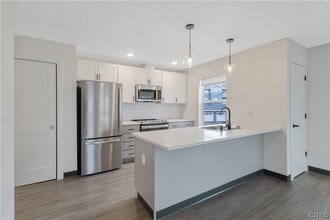 Building Photo - 15 Loso Dr