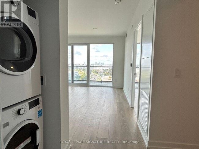 Building Photo - 1100 Sheppard Ave W