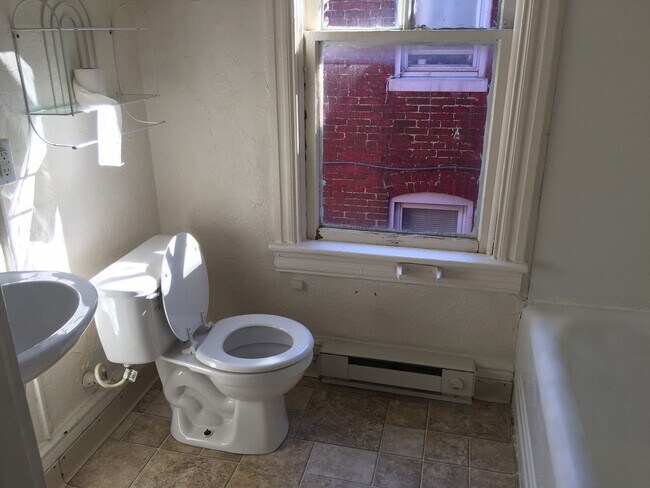 Foto del edificio - 3 br, 2 bath House - 261 N. SHERMAN STREET