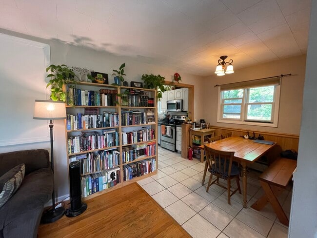 Living room - Dining Area - 62 Pine St