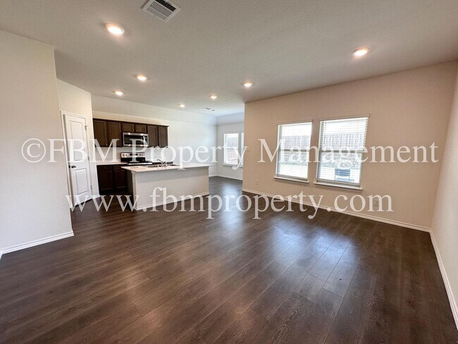 Foto del edificio - 264 Thoroughbred St