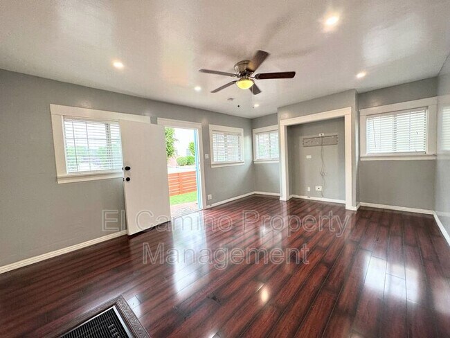 Foto del edificio - 3728 E 14th St