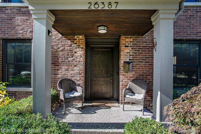 Foto del edificio - 26387 Dundee Rd