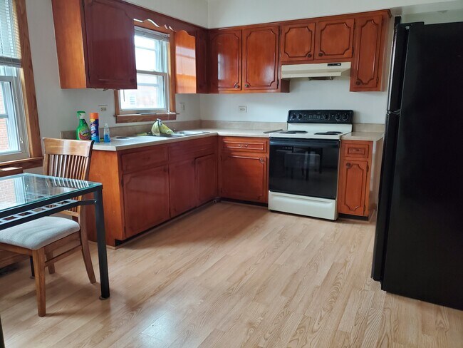Foto del edificio - 9455 Maple Dr