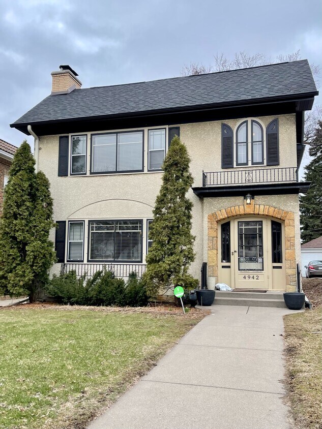Foto principal - 4942 Bryant Ave S