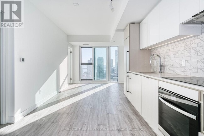 Building Photo - 252 Church St