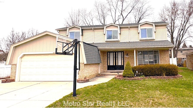 Foto del edificio - 1553 Lakewood Dr