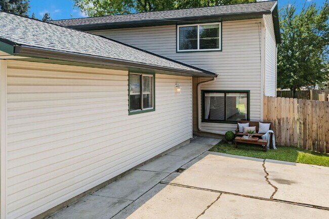 Foto del edificio - 4327 W Grover St