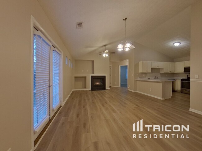 Foto del edificio - 239 Silver Ridge Dr