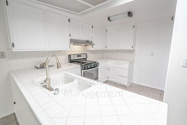 Building Photo - 20840 Shine Dr