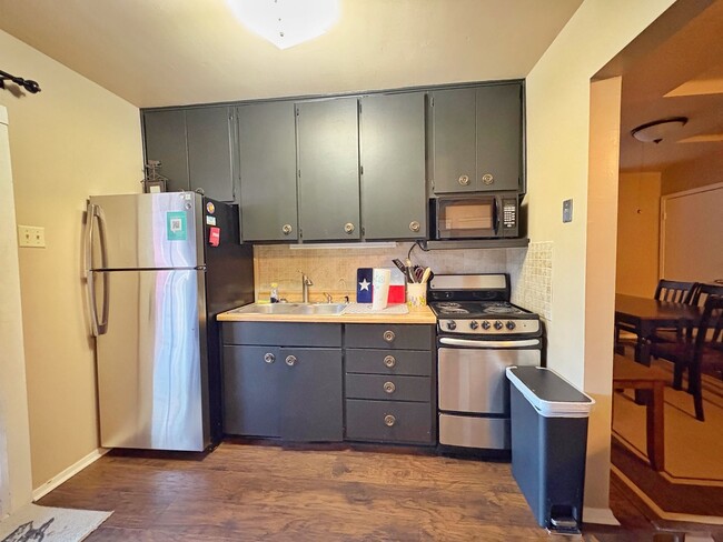 Foto del edificio - Fully Furnished 2/1