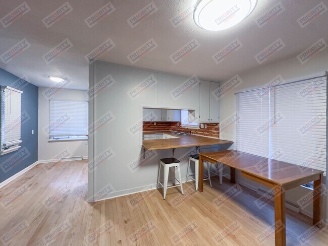 Foto del edificio - Updated Downtown Ranch with Mother-in-Law Suite