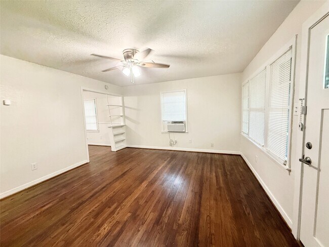 Foto del edificio - 824 S Anderson St