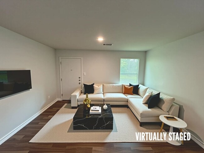 Building Photo - 306 S 23rd St