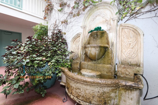 Photo - Contemporary North Berkeley Mid-Century 1 Bedroom Condominium