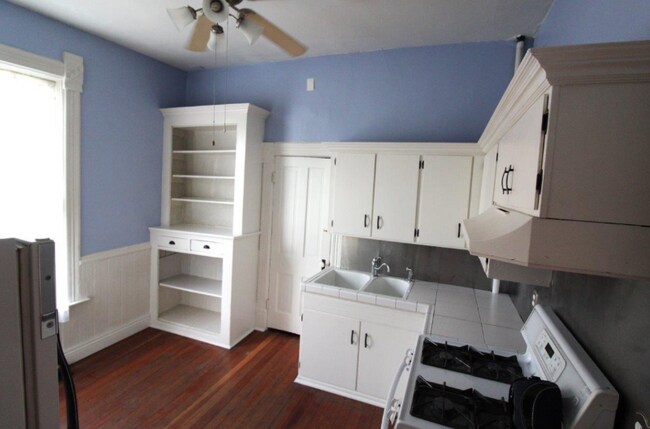 Building Photo - 1372 S 300 E