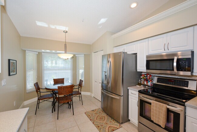 Foto del edificio - 9470 High Gate Dr