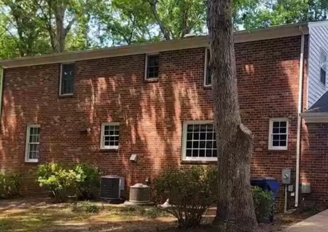 Foto del edificio - 13021 Birchleaf Rd