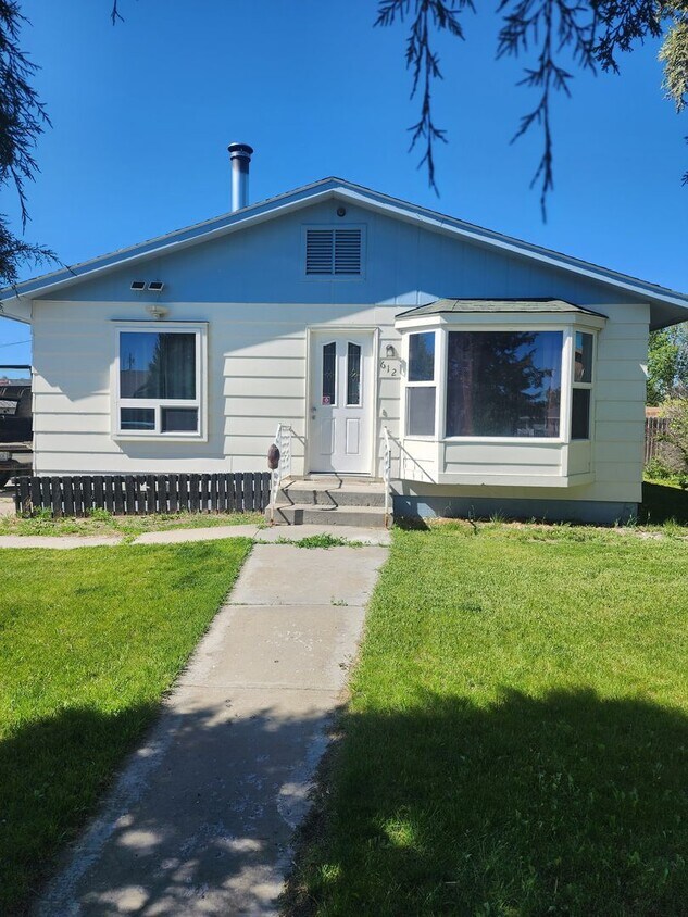 Primary Photo - 1/2 Off First Month's rent at lease signin...