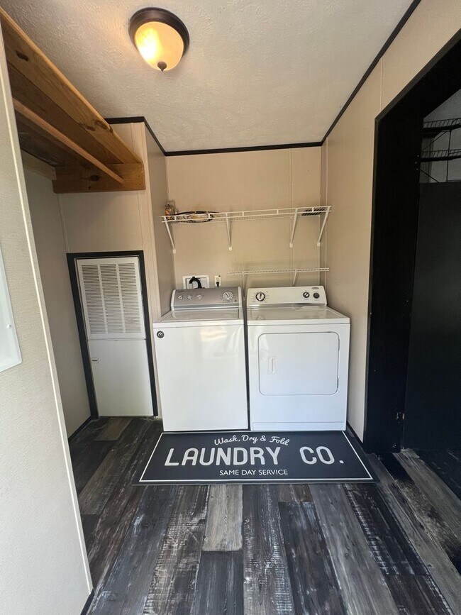 Building Photo - Spacious 3-Bedroom Home for Rent!