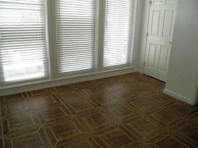 Building Photo - 8827 Neff St