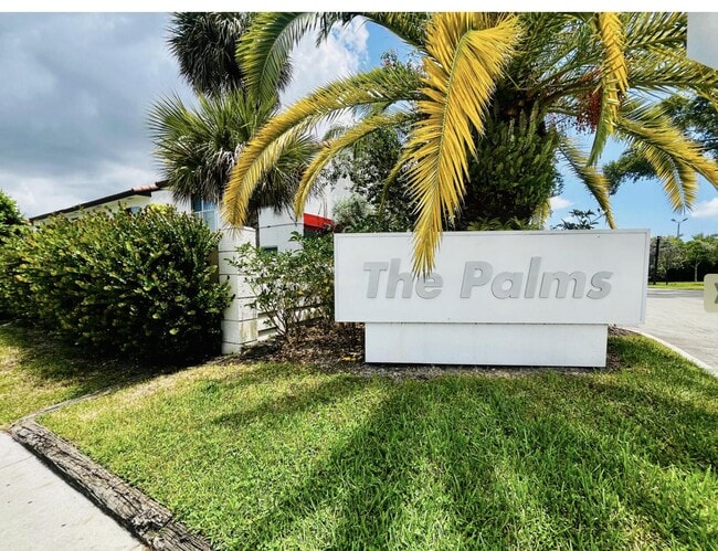 Building Photo - 728 SW 81st Ave