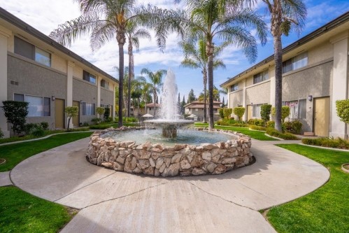 Foto del edificio - Monterra Springs