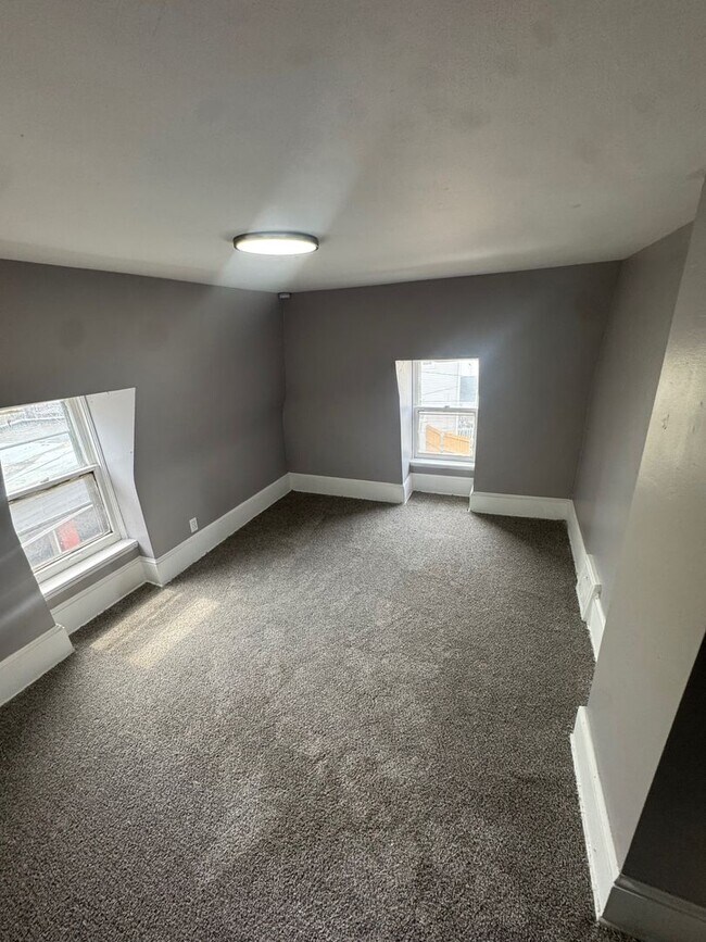 Foto del edificio - 11526 Woodland Ave