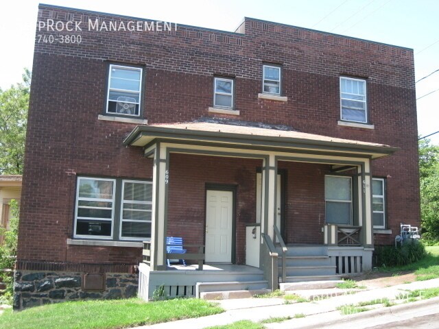Primary Photo - 609 N 4th Ave E