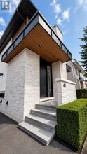 Building Photo - 43 Elmwood Ave N