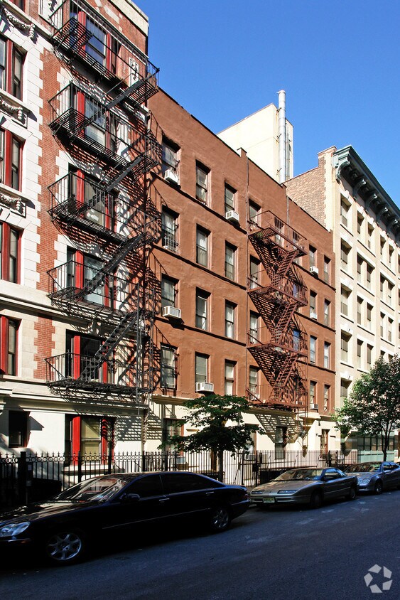 352 - 354 W 18th St - 352-354 W 18th St