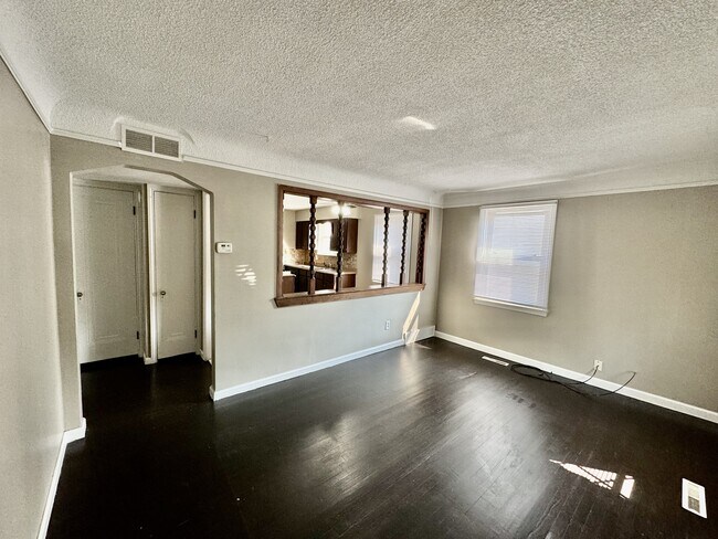 Foto del edificio - 4309 Edmund St