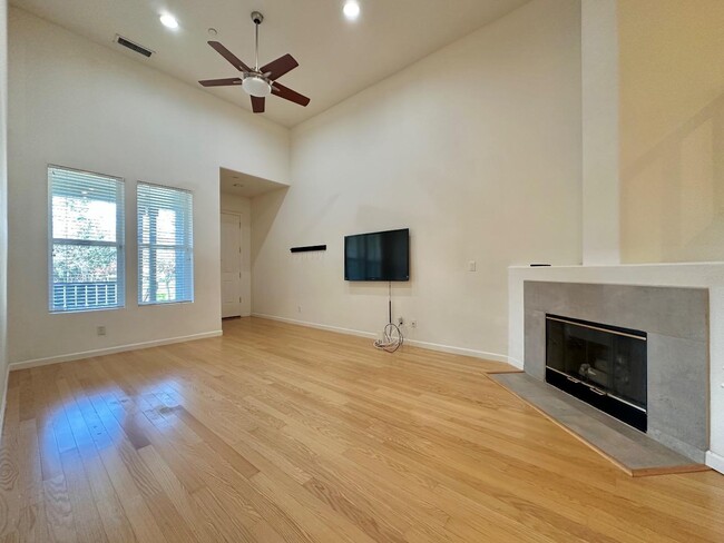 Building Photo - 1343 Wayne Way