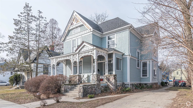 Building Photo - 307 N Adams St