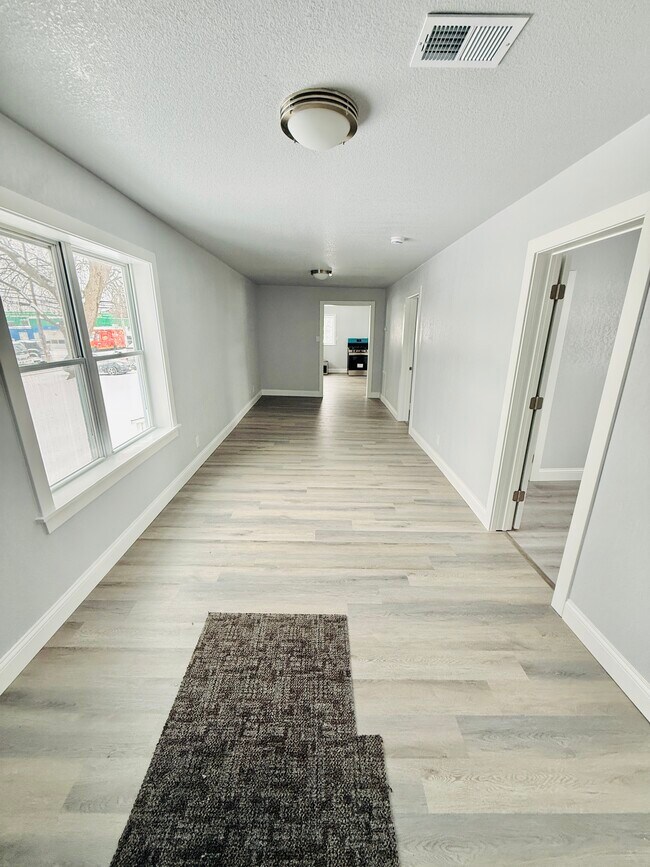 Foto del edificio - 1713 Maple St