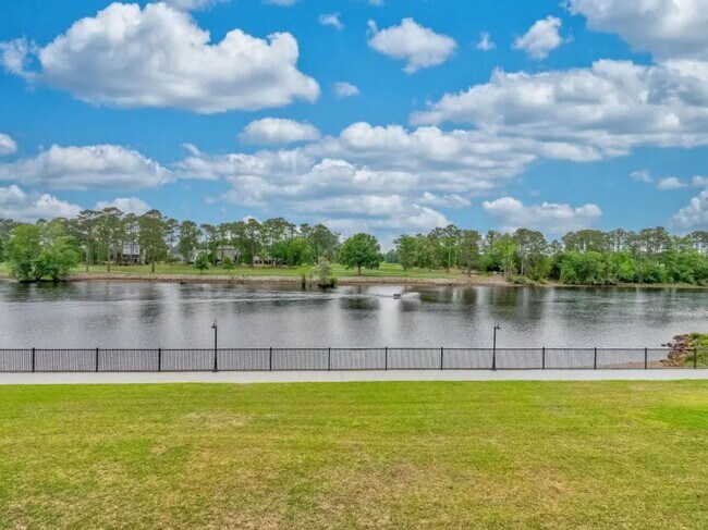 Foto del edificio - 265 Venice Way