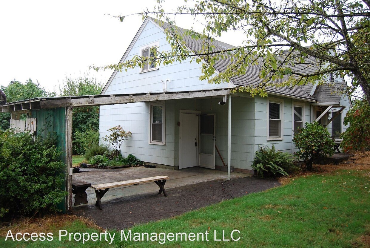 Foto principal - 3 br, 1 bath House - 31696 SW Bald Peak Rd