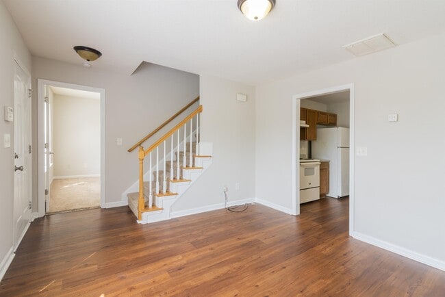 Building Photo - 3739 Kadey Dr