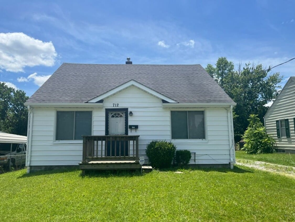 Primary Photo - Charming 2 Bedroom Bungalow