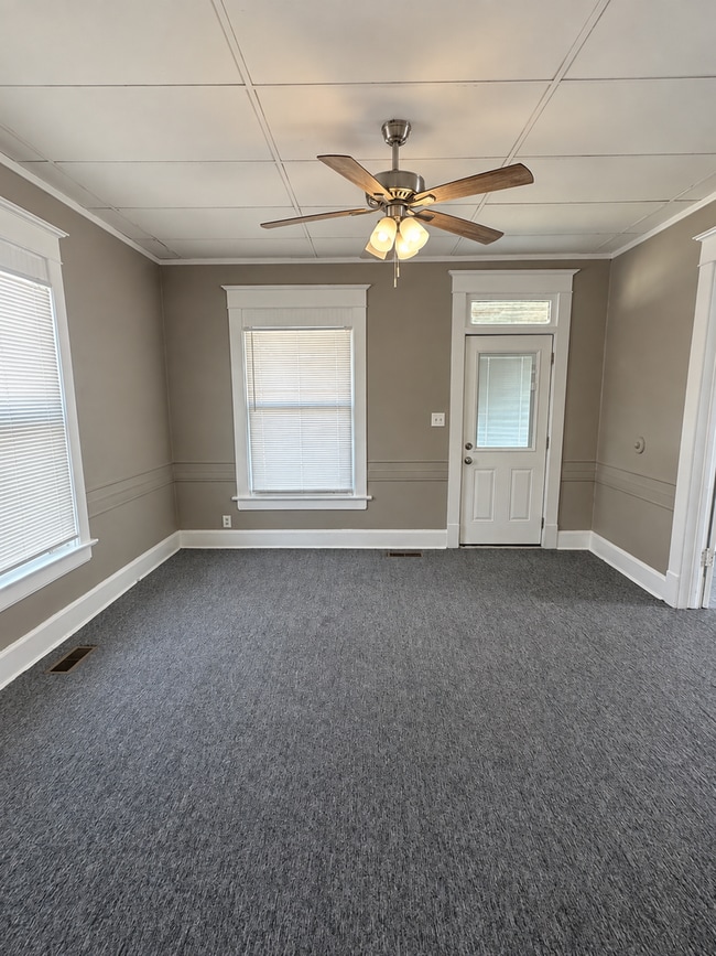 Building Photo - 747 S Fort Ave
