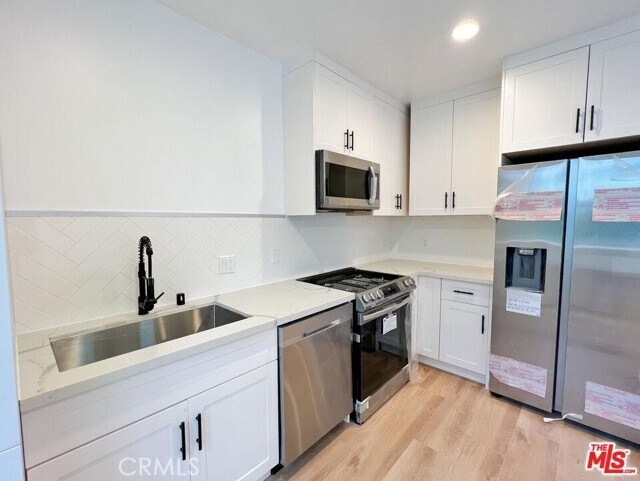 Foto del edificio - 1233 N Laurel Ave