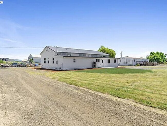 Building Photo - 9015 Community Club Rd