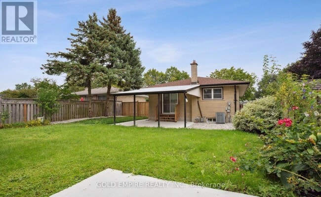 Building Photo - 396 Hudson Dr