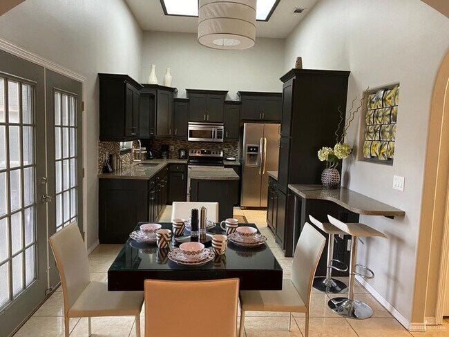 Foto del edificio - 3410 Santa Teresa